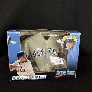 Jersey Topps, INAUGURAL EDITION, DEREK JETER,  NY Yankees, shirt figurine